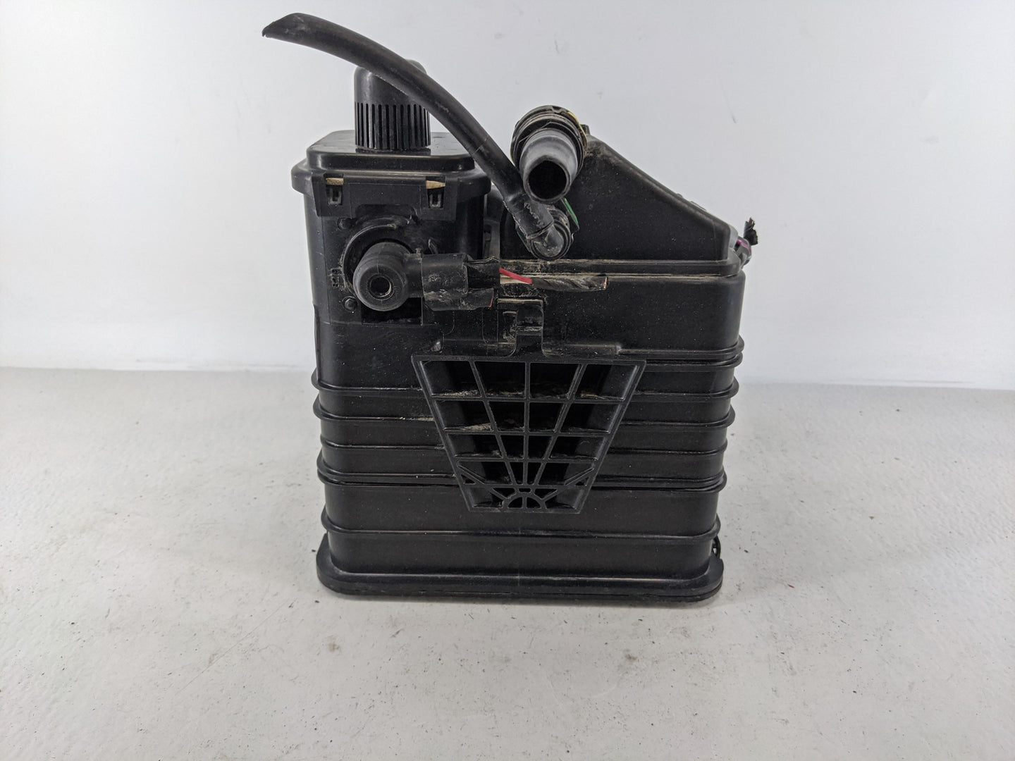 2018 Cadillac Xts Fuel Vapor Charcoal Canister - Oemusedautoparts1.com