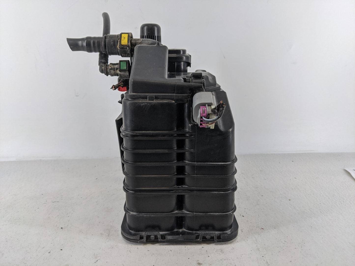 2018 Cadillac Xts Fuel Vapor Charcoal Canister - Oemusedautoparts1.com