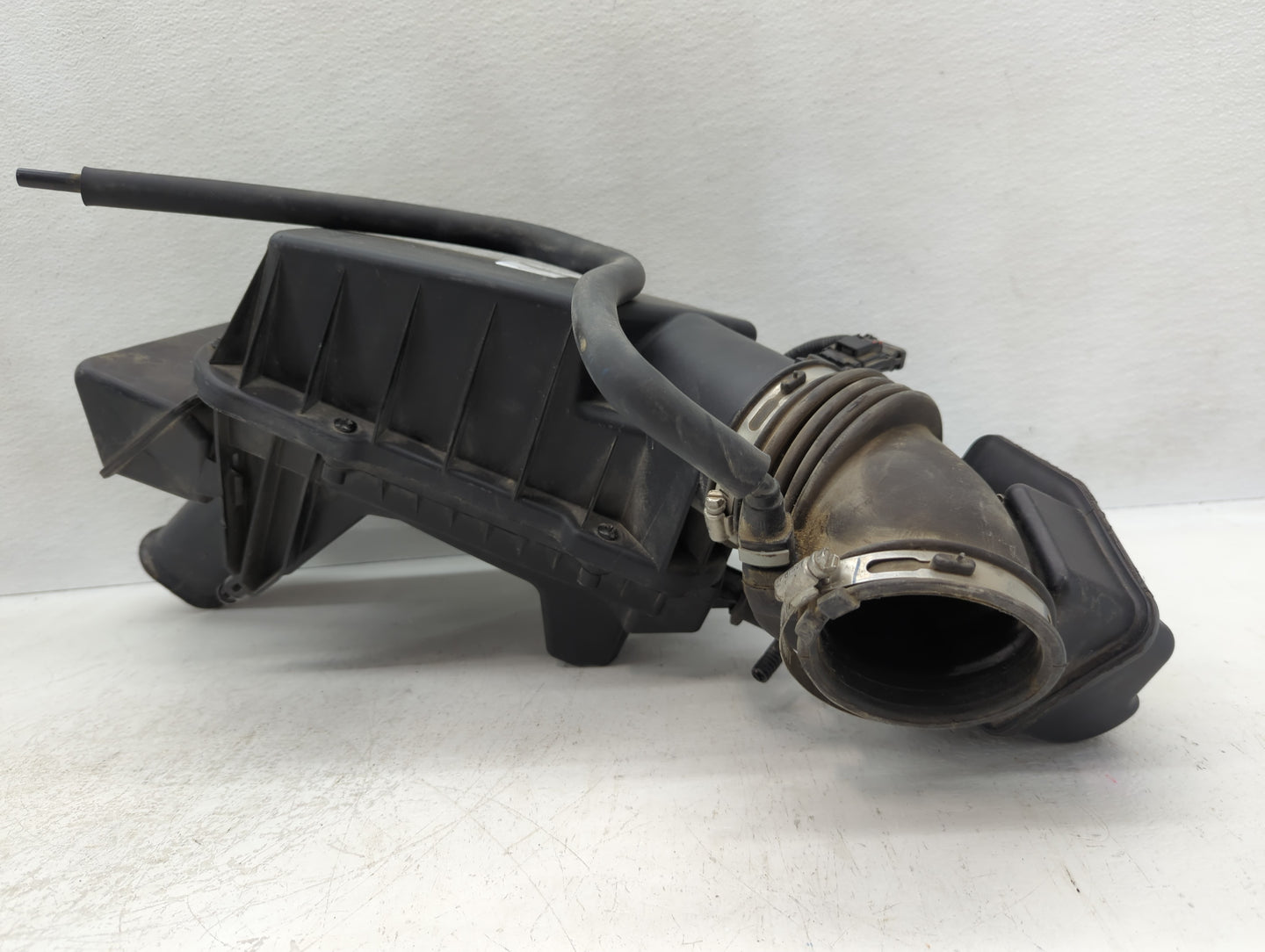 2015-2019 Cadillac Xts Air Cleaner Intake-duct Hose Tube - Oemusedautoparts1.com