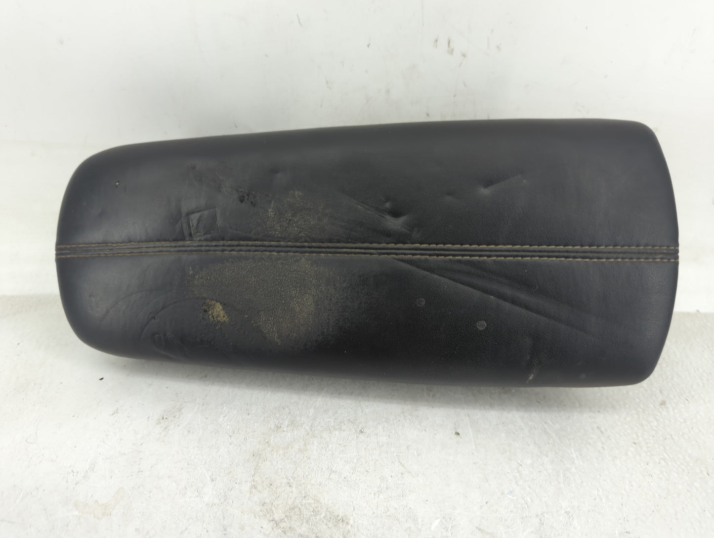 2018 Cadillac Xts Center Console Armrest Cover Lid Fits OEM Used Auto Parts - Oemusedautoparts1.com
