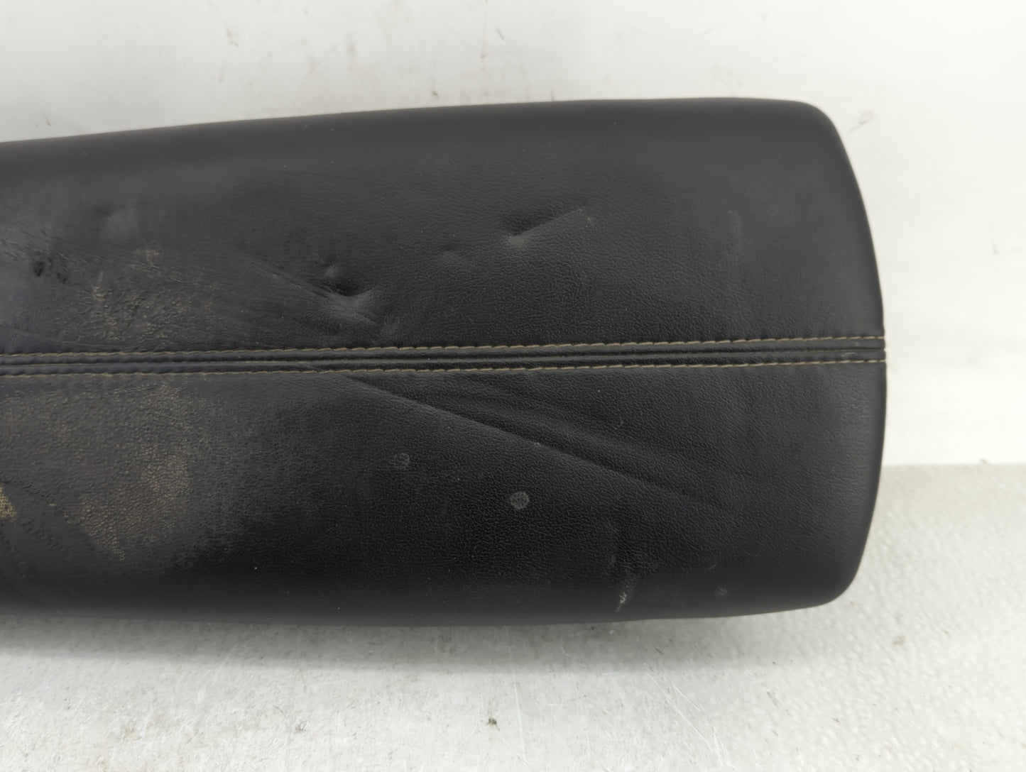 2018 Cadillac Xts Center Console Armrest Cover Lid Fits OEM Used Auto Parts - Oemusedautoparts1.com