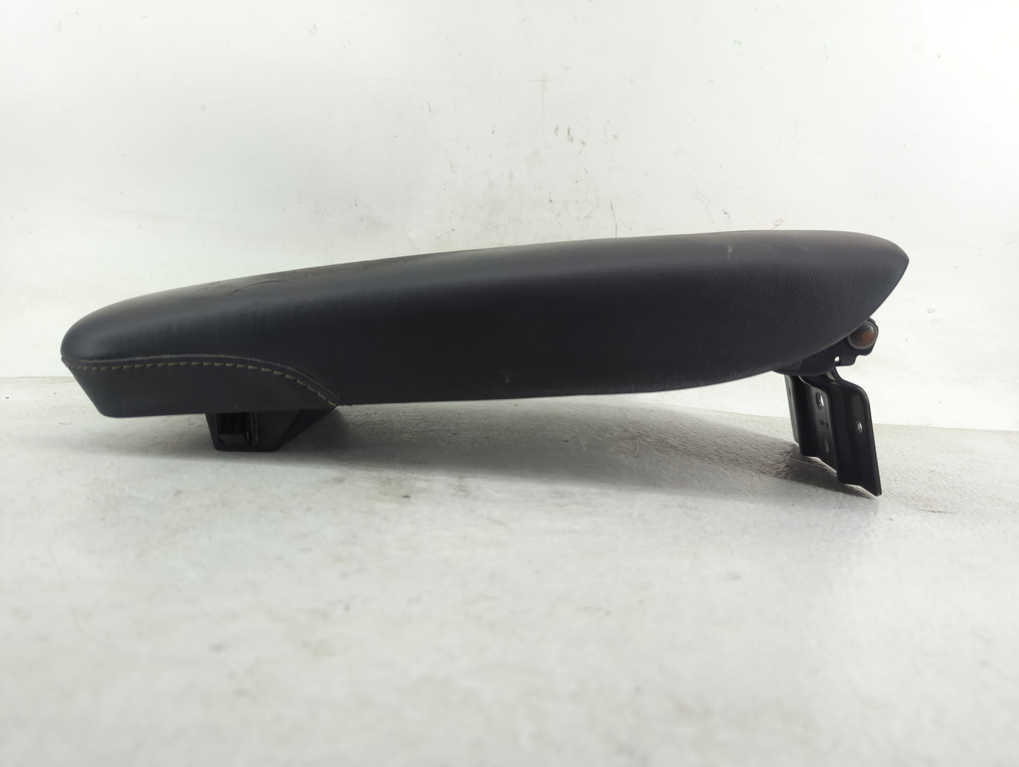 2018 Cadillac Xts Center Console Armrest Cover Lid Fits OEM Used Auto Parts - Oemusedautoparts1.com