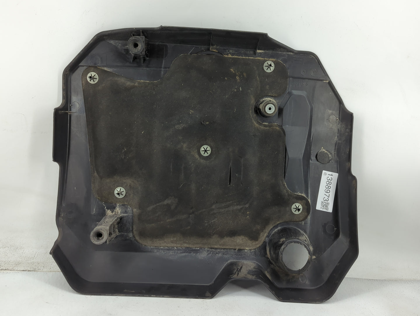2018 Cadillac Xts Engine Cover - Oemusedautoparts1.com