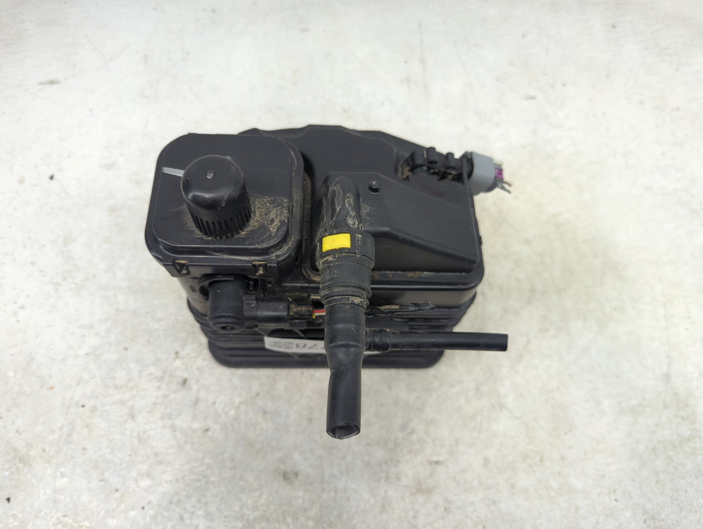 2018 Cadillac Xts Fuel Vapor Charcoal Canister 1389778 - Oemusedautoparts1.com