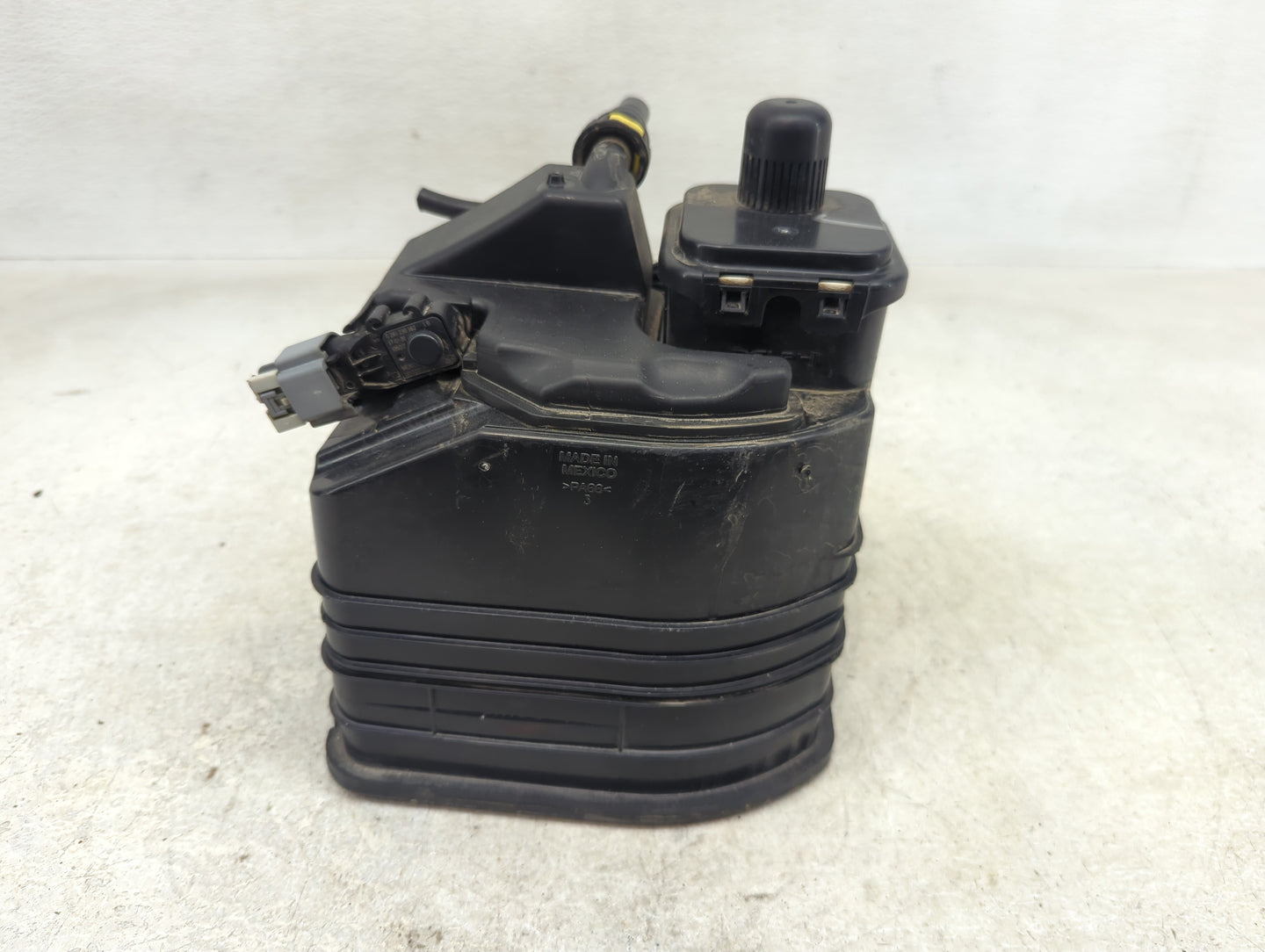 2018 Cadillac Xts Fuel Vapor Charcoal Canister 1389778 - Oemusedautoparts1.com
