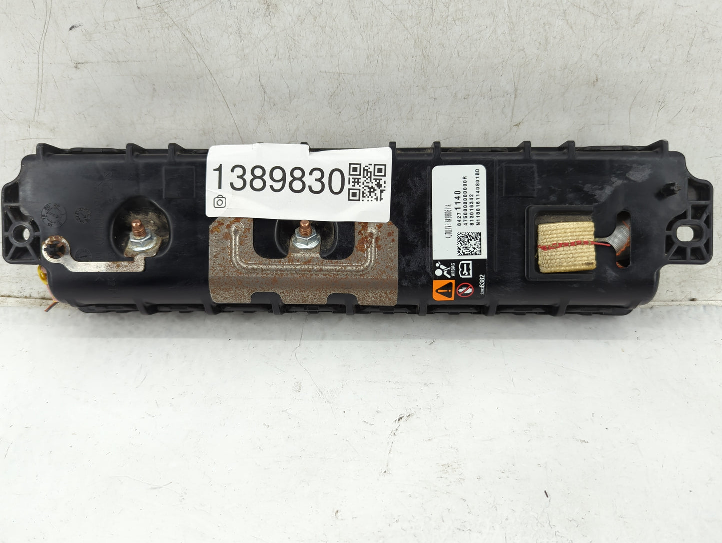 2018-2019 Cadillac Xts Air Bag Passenger Right Knee OEM P/N:84271140 Fits Fits 2018 2019 OEM Used Auto Parts - Oemusedautopa