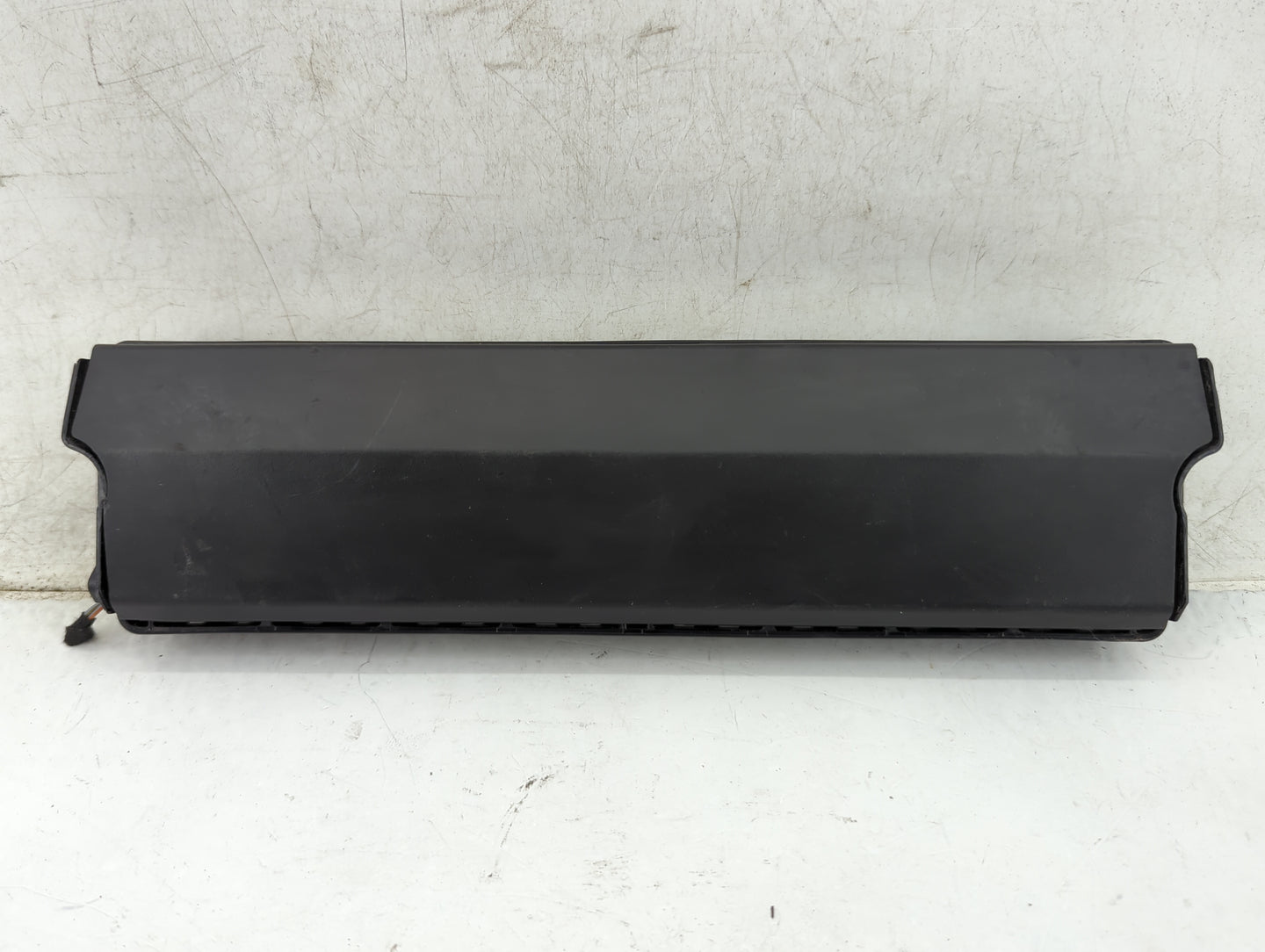 2018-2019 Cadillac Xts Air Bag Driver Left Knee OEM P/N:84271139 Fits Fits 2018 2019 OEM Used Auto Parts - Oemusedautoparts1