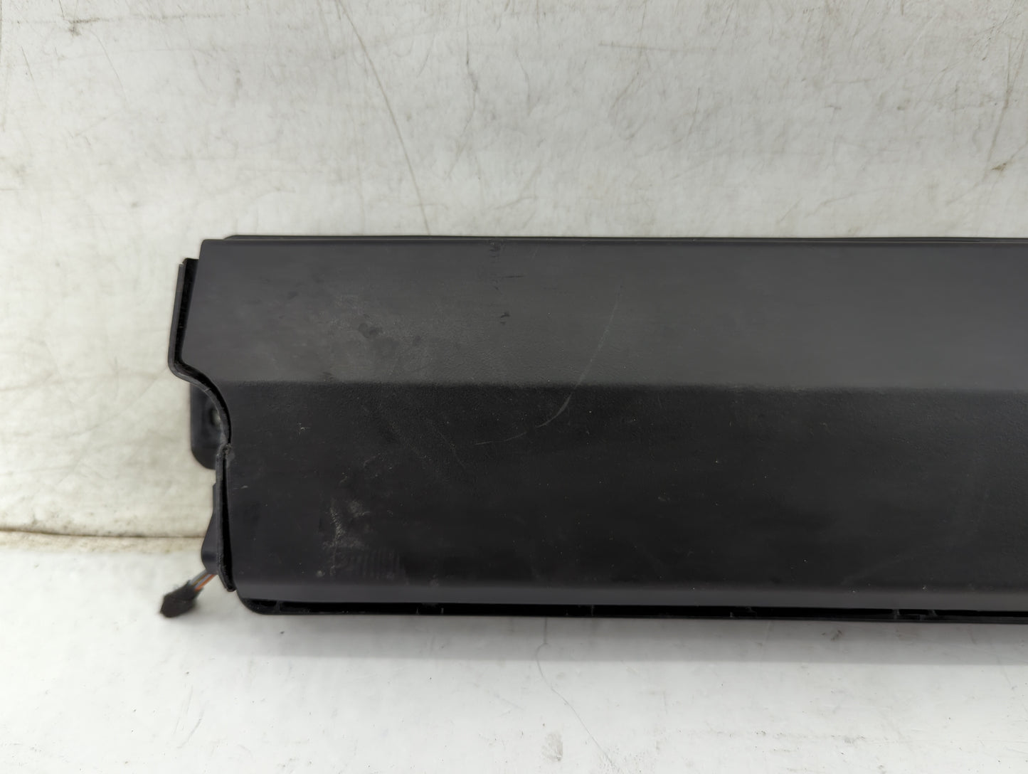2018-2019 Cadillac Xts Air Bag Driver Left Knee OEM P/N:84271139 Fits Fits 2018 2019 OEM Used Auto Parts - Oemusedautoparts1
