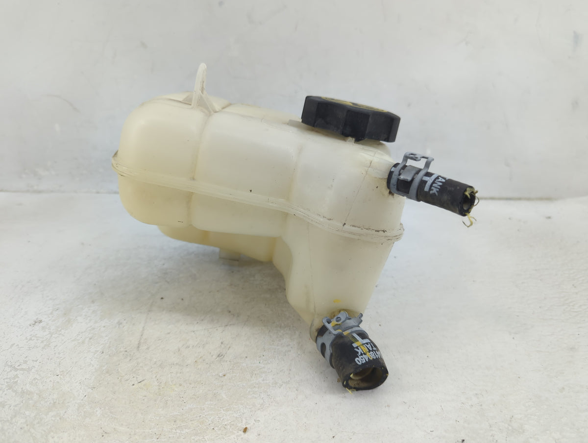 2013-2019 Cadillac Xts Radiator Coolant Overflow Expansion Tank Bottle 1389871 - Oemusedautoparts1.com