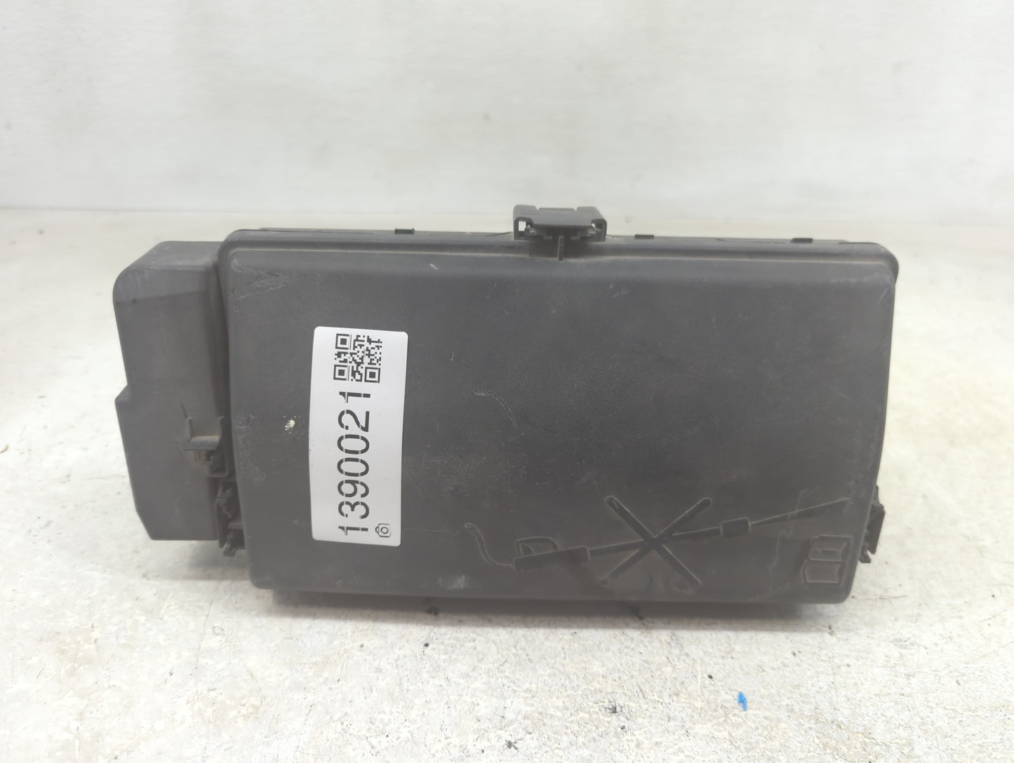 2018-2019 Cadillac Xts Fusebox Fuse Box Panel Relay Module Fits Fits 2018 2019 OEM Used Auto Parts - Oemusedautoparts1.com