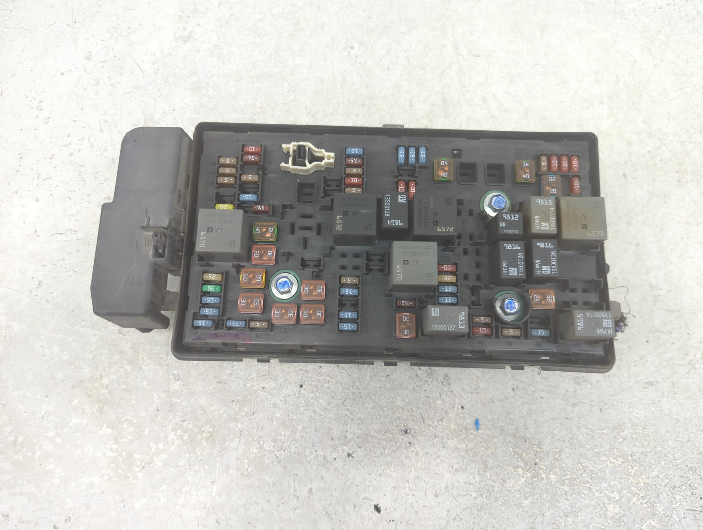 2018-2019 Cadillac Xts Fusebox Fuse Box Panel Relay Module Fits Fits 2018 2019 OEM Used Auto Parts - Oemusedautoparts1.com