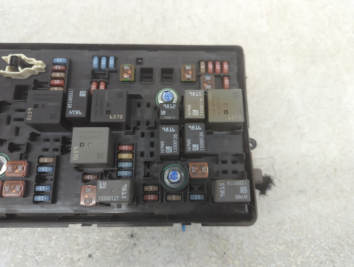 2018-2019 Cadillac Xts Fusebox Fuse Box Panel Relay Module Fits Fits 2018 2019 OEM Used Auto Parts - Oemusedautoparts1.com