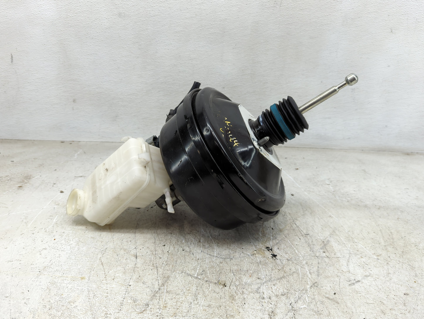 2018 Cadillac Xts Power Brake Booster Oem - Oemusedautoparts1.com