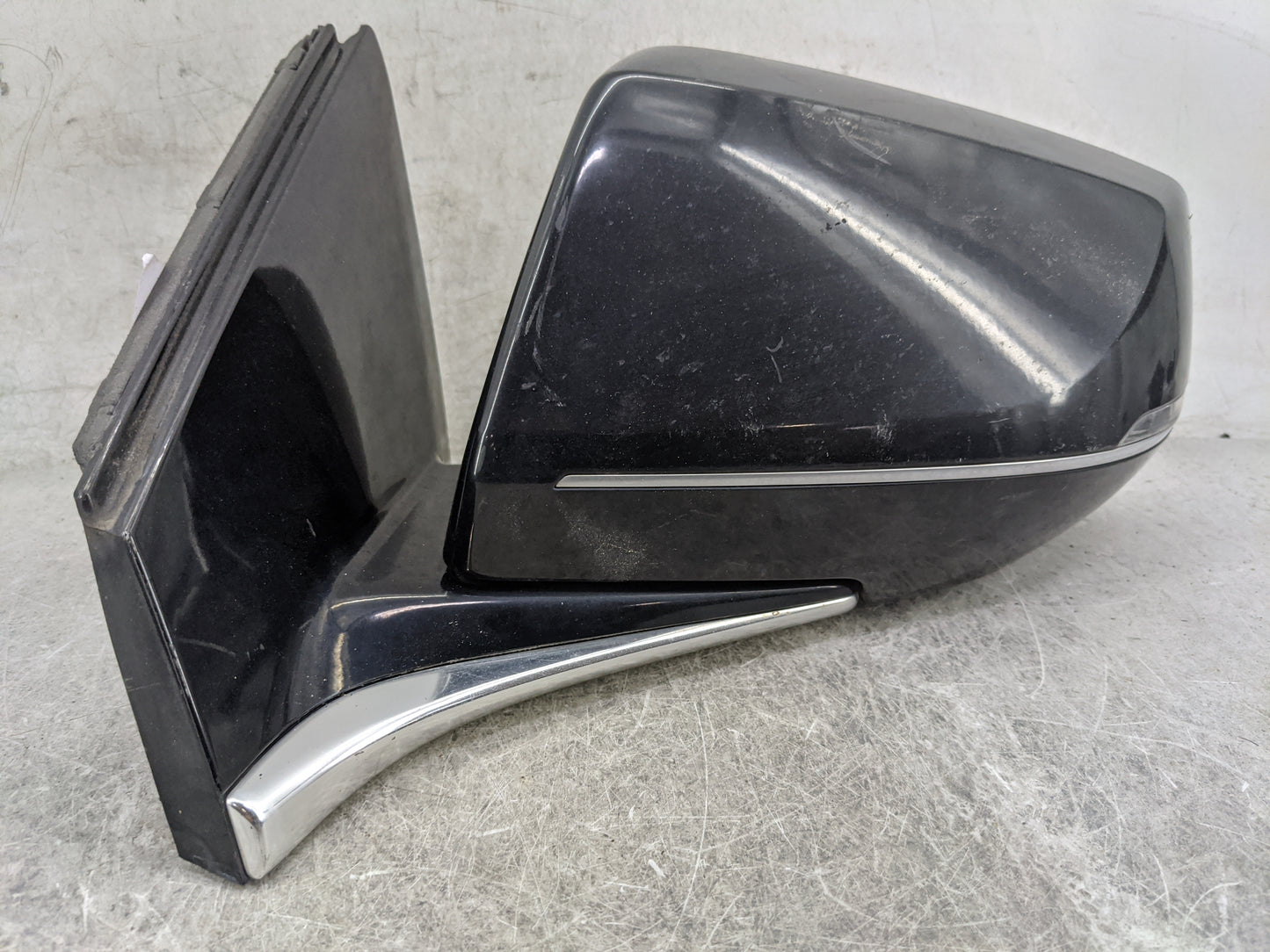 2018-2019 Cadillac Xts Driver Side View Mirror - Left Door Mirror OEM Used - Oemusedautoparts1.com