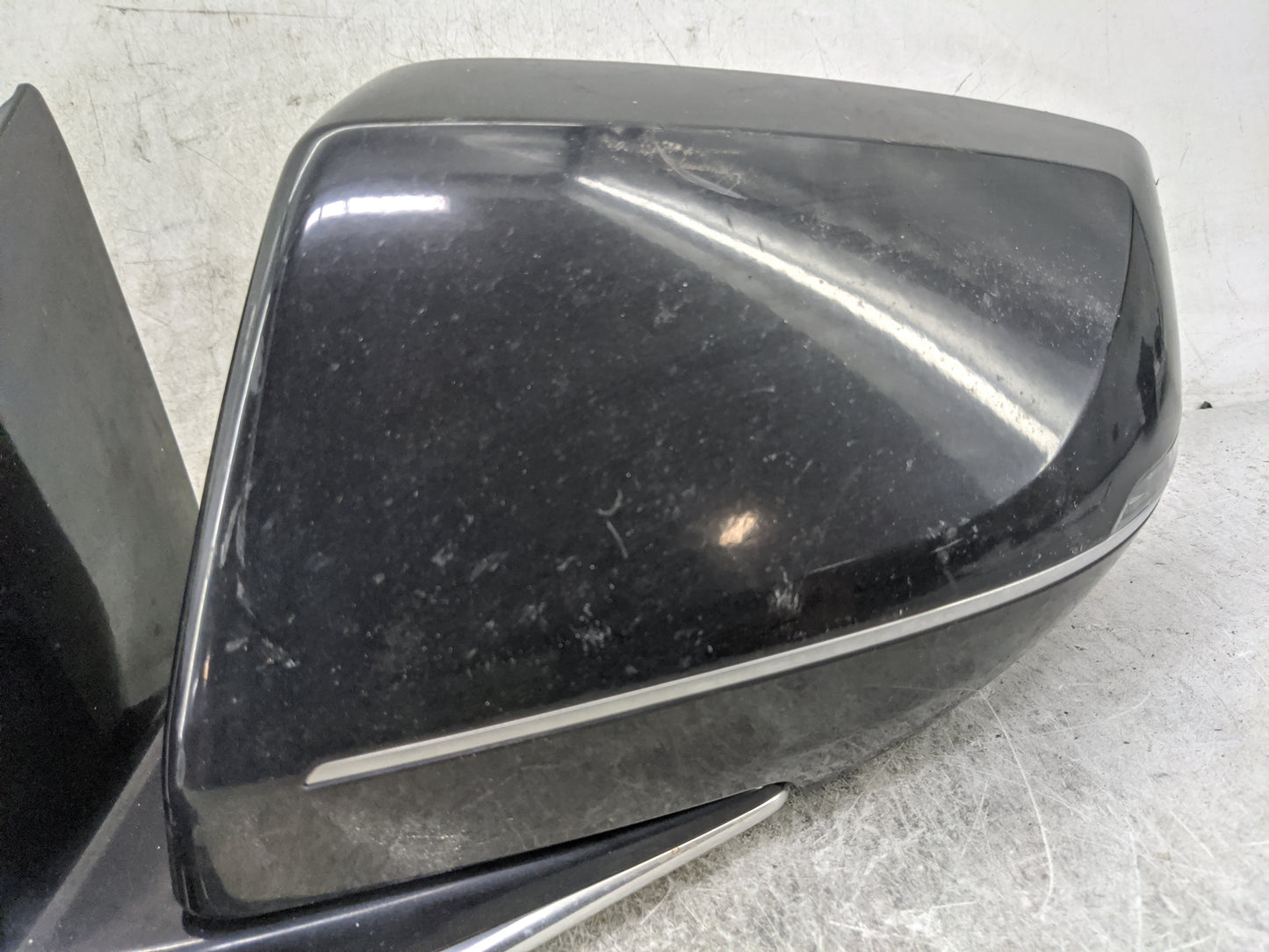 2018-2019 Cadillac Xts Driver Side View Mirror - Left Door Mirror OEM Used - Oemusedautoparts1.com