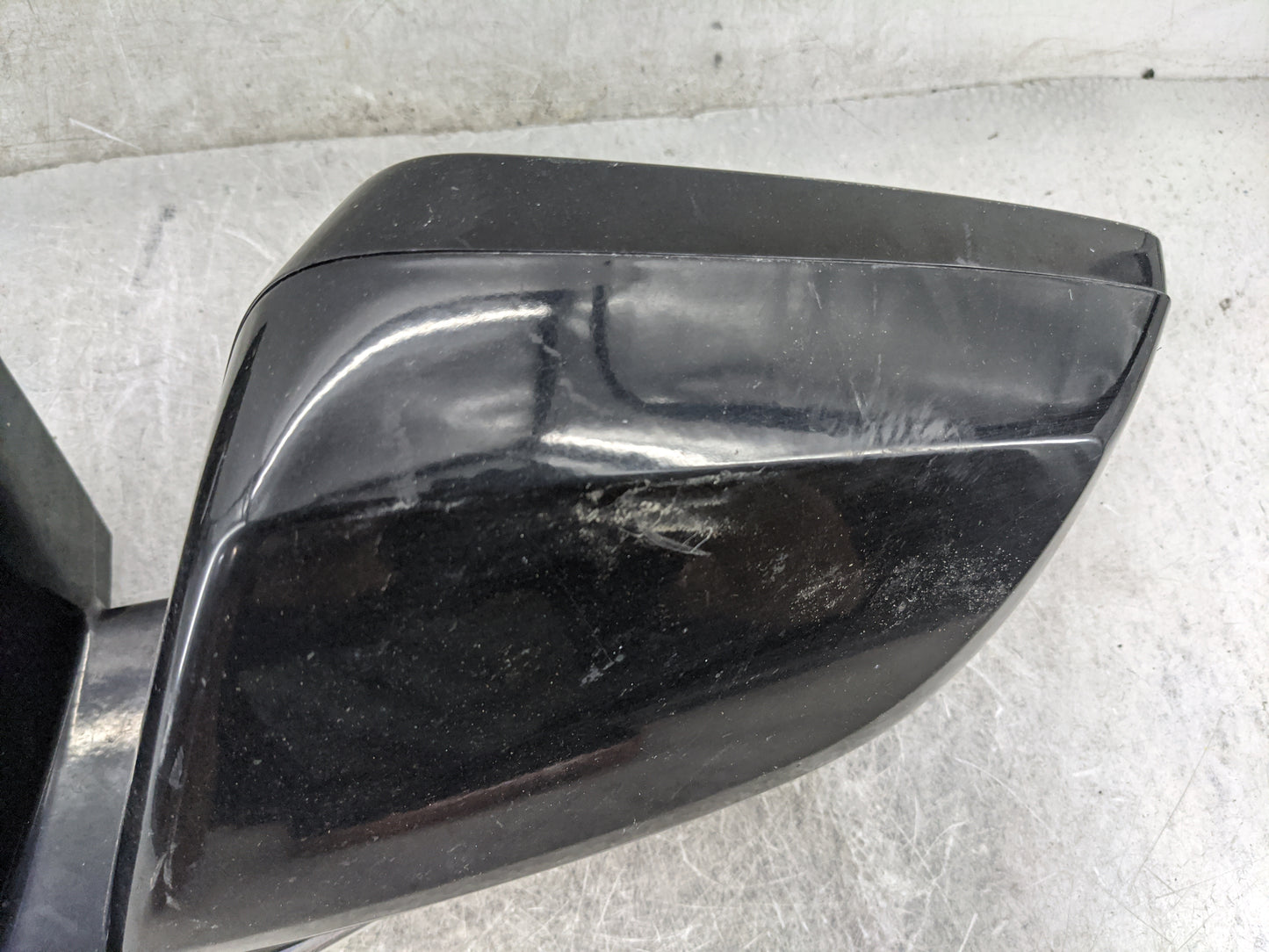 2018-2019 Cadillac Xts Driver Side View Mirror - Left Door Mirror OEM Used - Oemusedautoparts1.com
