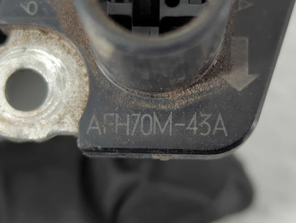 2014-2019 Cadillac Xts Mass Air Flow Meter Maf Sensor - Oemusedautoparts1.com