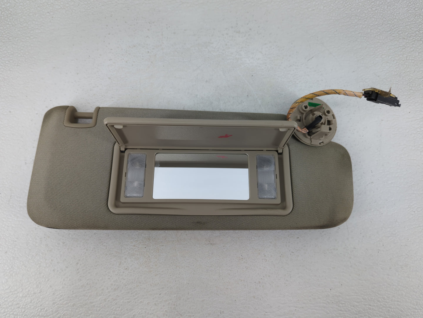 2013-2019 Cadillac Xts Sun Visor Shade Replacement Passenger Right Mirror Fits Fits 2013 2014 2015 2016 2017 2018 2019 OEM U