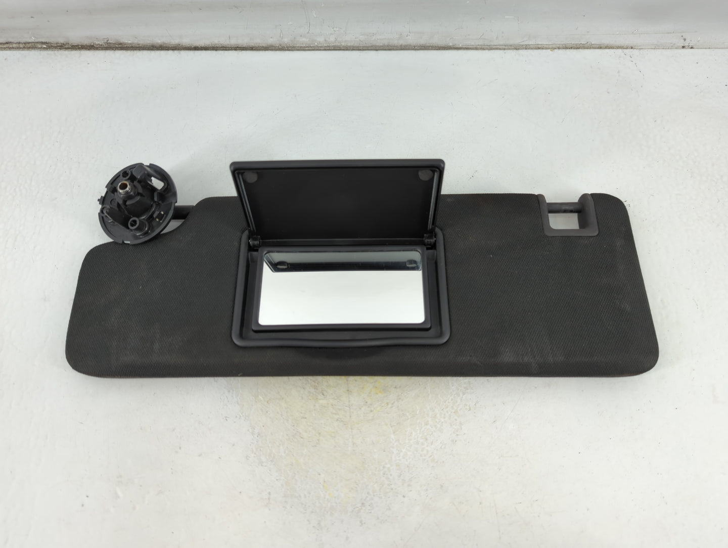 2021 Chevrolet Camaro Sun Visor Shade Replacement Passenger Right Mirror Fits OEM Used Auto Parts - Oemusedautoparts1.com