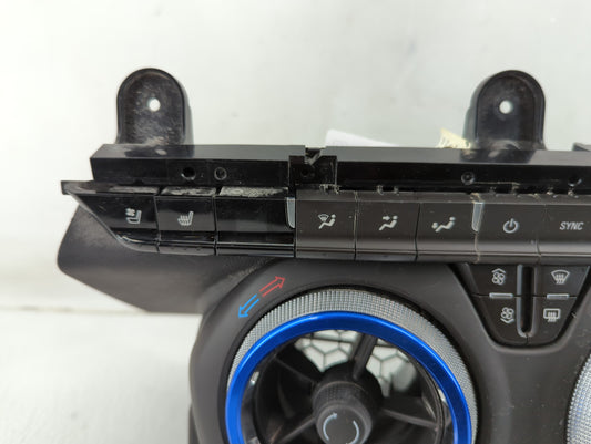 2018-2021 Chevrolet Camaro Climate Control Module Temperature AC/Heater Replacement P/N:84441501 Fits Fits 2018 2019 2020 2021 OEM Used Auto Parts