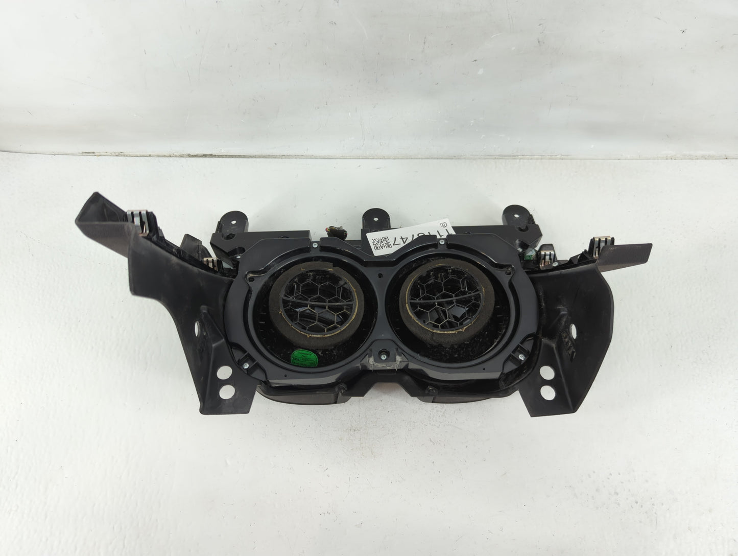 2018-2021 Chevrolet Camaro Climate Control Module Temperature AC/Heater Replacement P/N:84441501 Fits Fits 2018 2019 2020 20