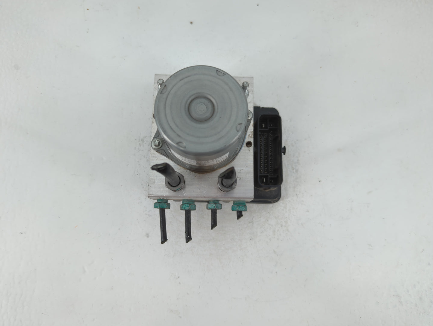 2018 Chevrolet Camaro ABS Pump Control Module Replacement P/N:84244636 Fits OEM Used Auto Parts - Oemusedautoparts1.com