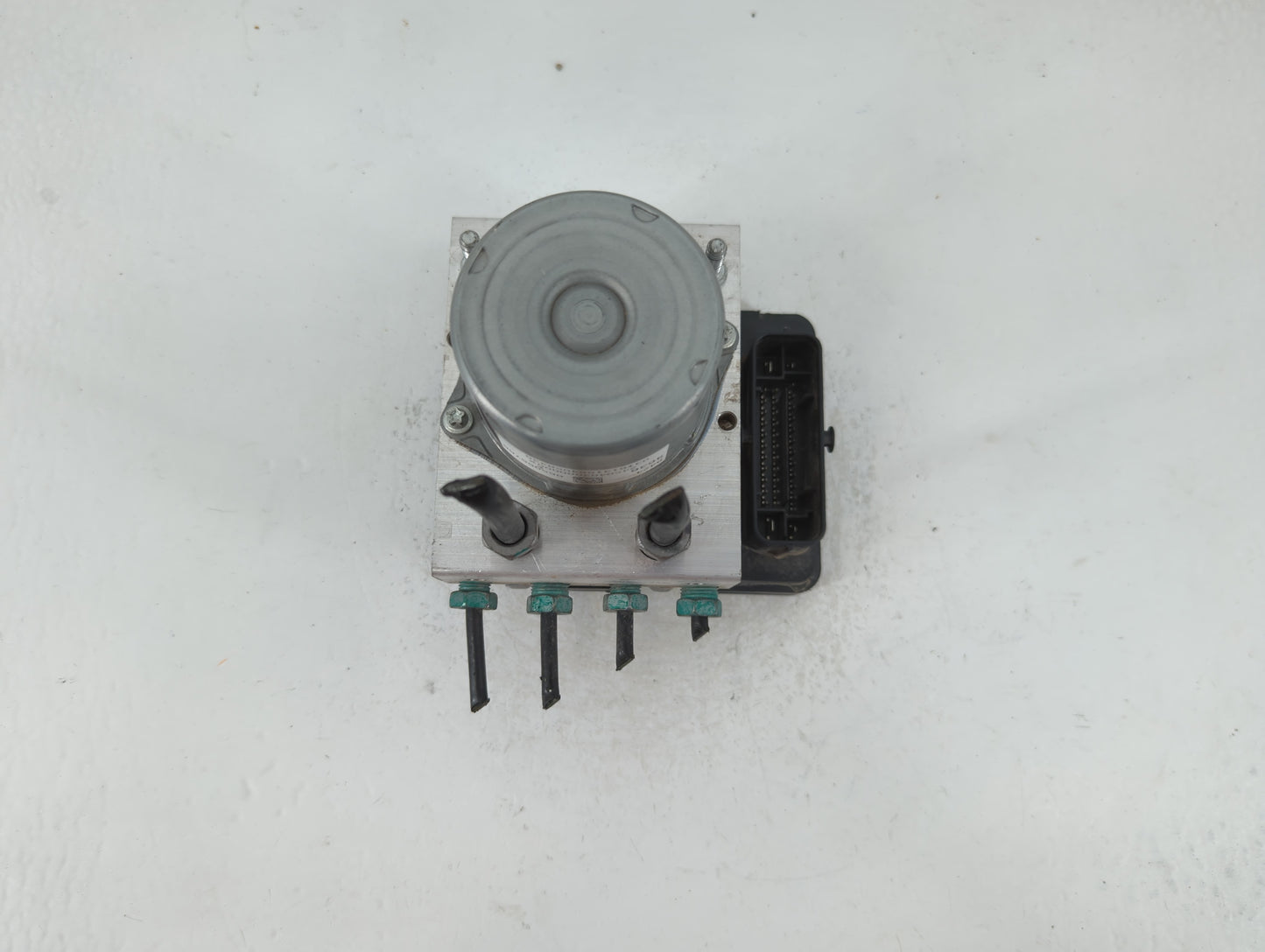 2018 Chevrolet Camaro ABS Pump Control Module Replacement P/N:84244636 Fits OEM Used Auto Parts - Oemusedautoparts1.com
