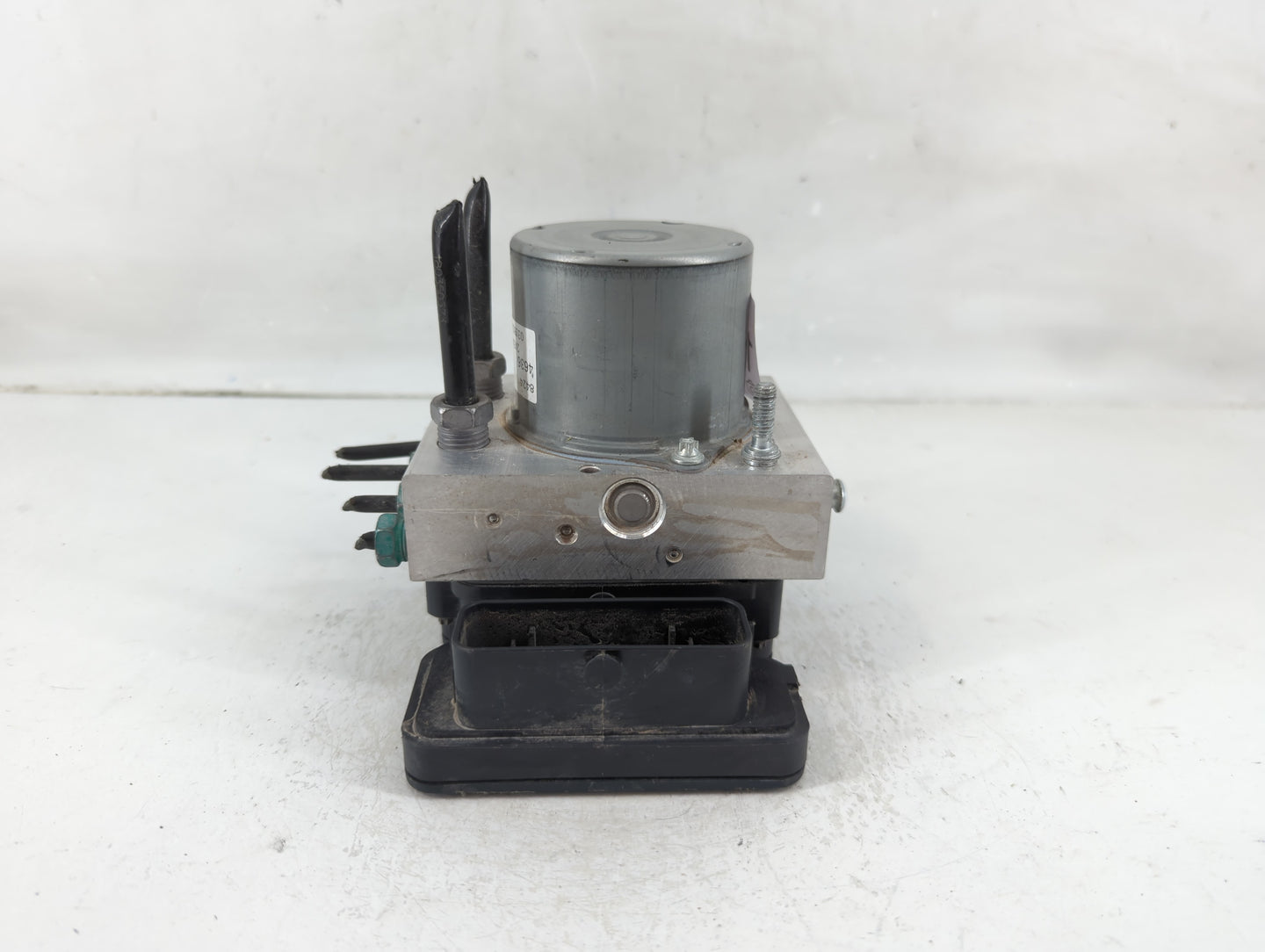 2018 Chevrolet Camaro ABS Pump Control Module Replacement P/N:84244636 Fits OEM Used Auto Parts - Oemusedautoparts1.com