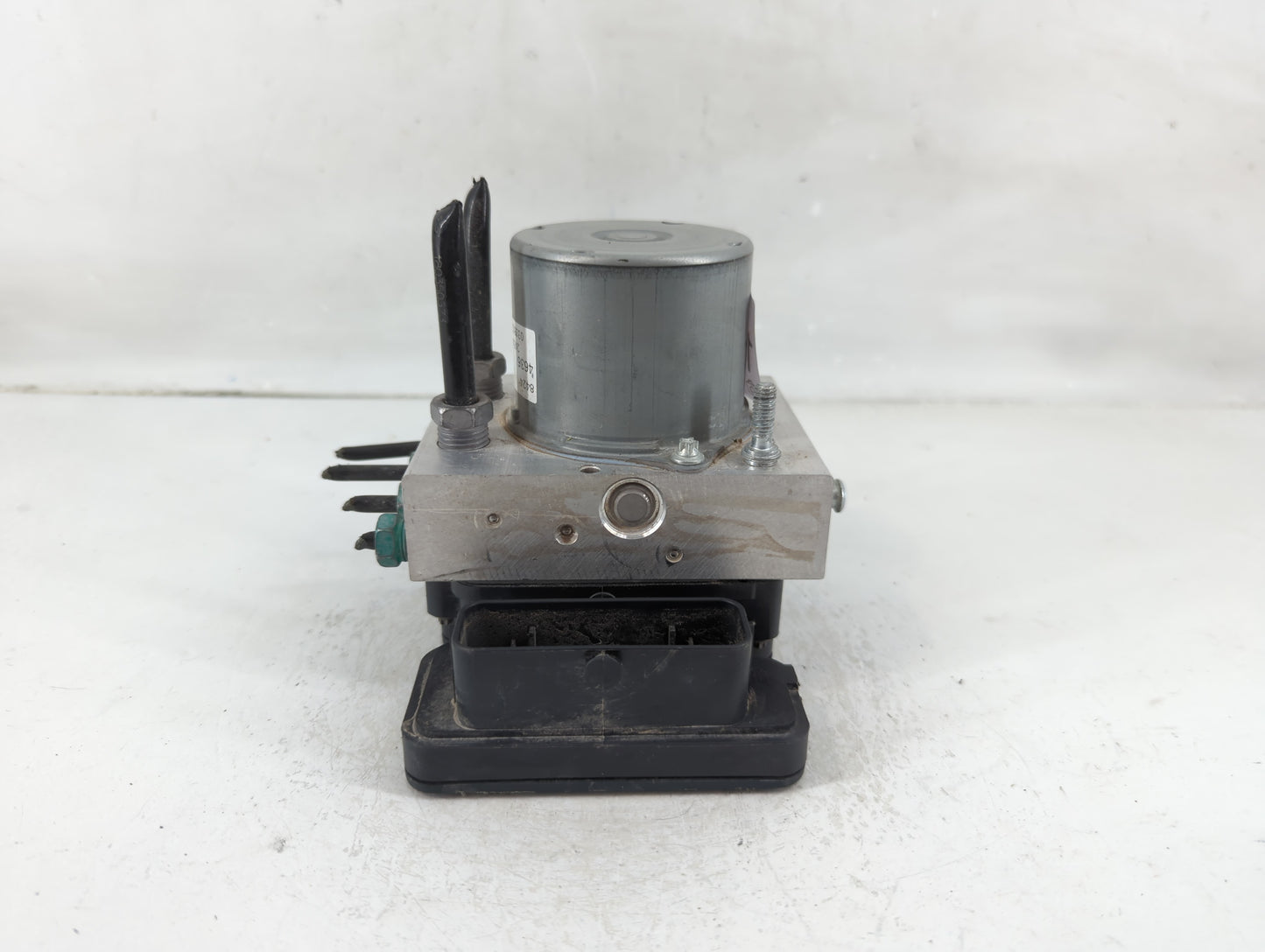 2018 Chevrolet Camaro ABS Pump Control Module Replacement P/N:84244636 Fits OEM Used Auto Parts - Oemusedautoparts1.com