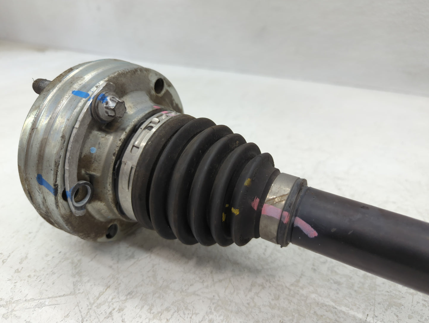 2017-2021 Chevrolet Camaro Axle Shaft Front Passenger Cv C/v - Oemusedautoparts1.com