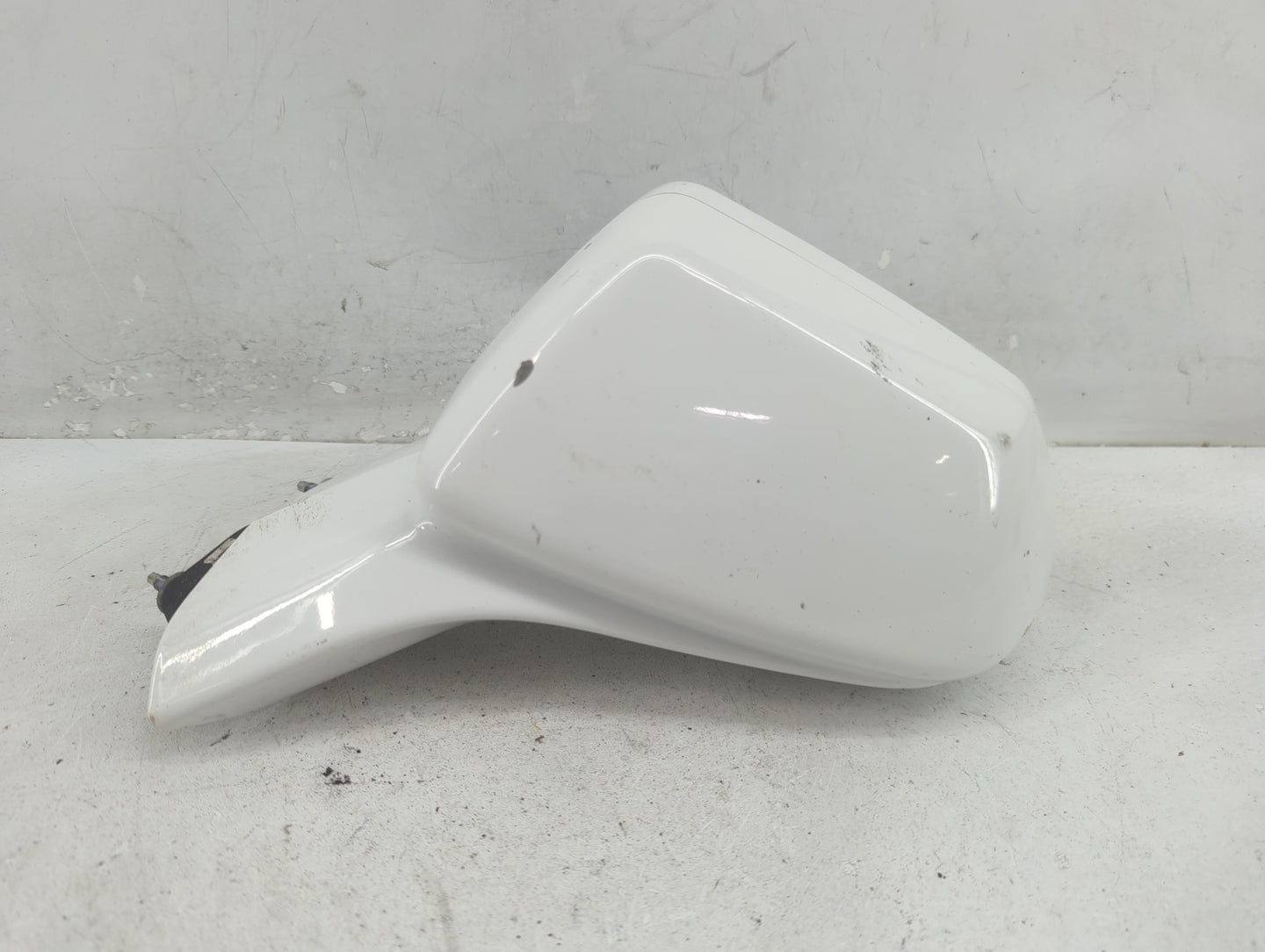 2016-2019 Chevrolet Camaro Driver Side View Mirror - Left Door Mirror OEM Used - Oemusedautoparts1.com