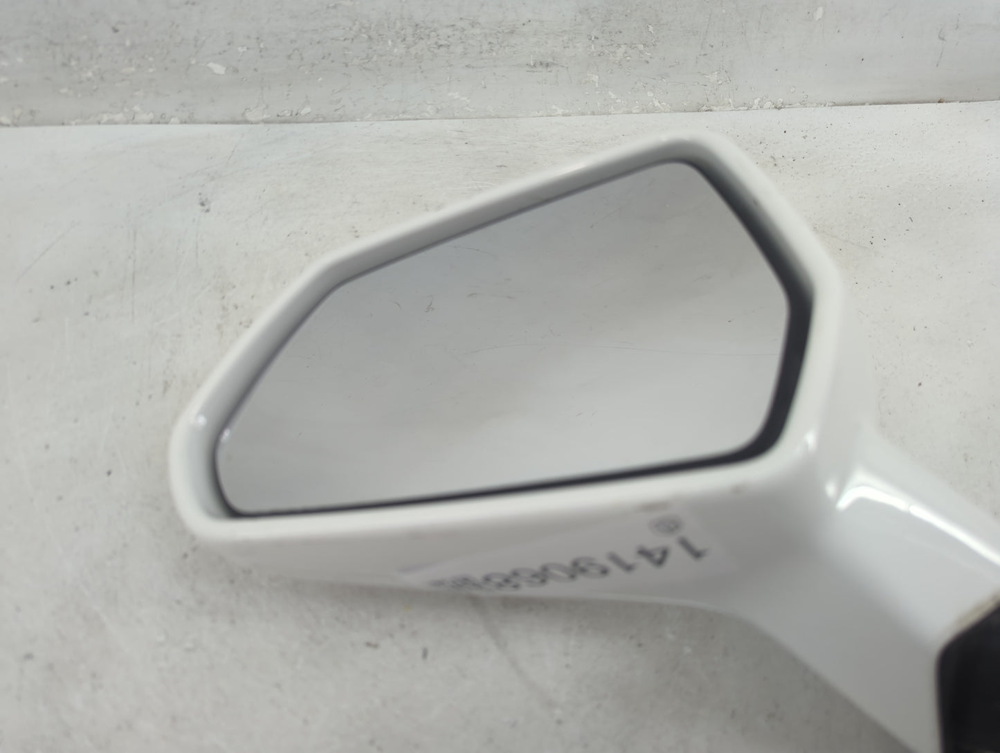 2016-2019 Chevrolet Camaro Driver Side View Mirror - Left Door Mirror OEM Used - Oemusedautoparts1.com