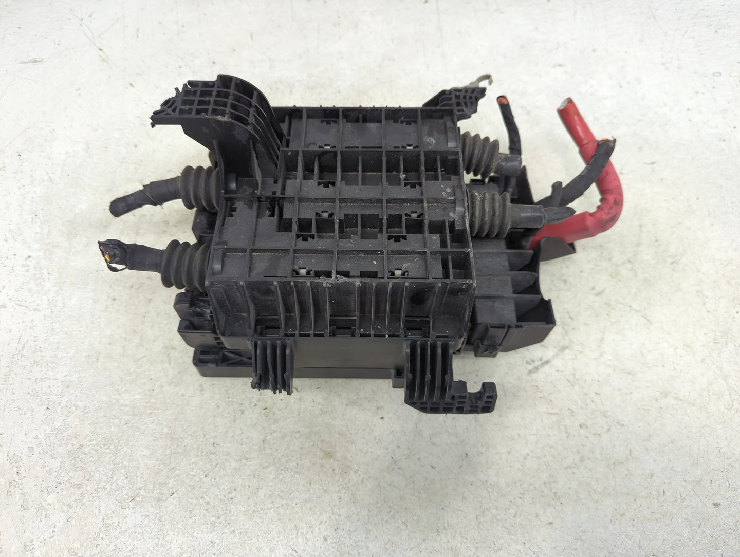 2018 Chevrolet Camaro Fusebox Fuse Box Panel Relay Module P/N:7154-0936-30 13455283, 7126A10 Fits OEM Used Auto Parts - Oemu