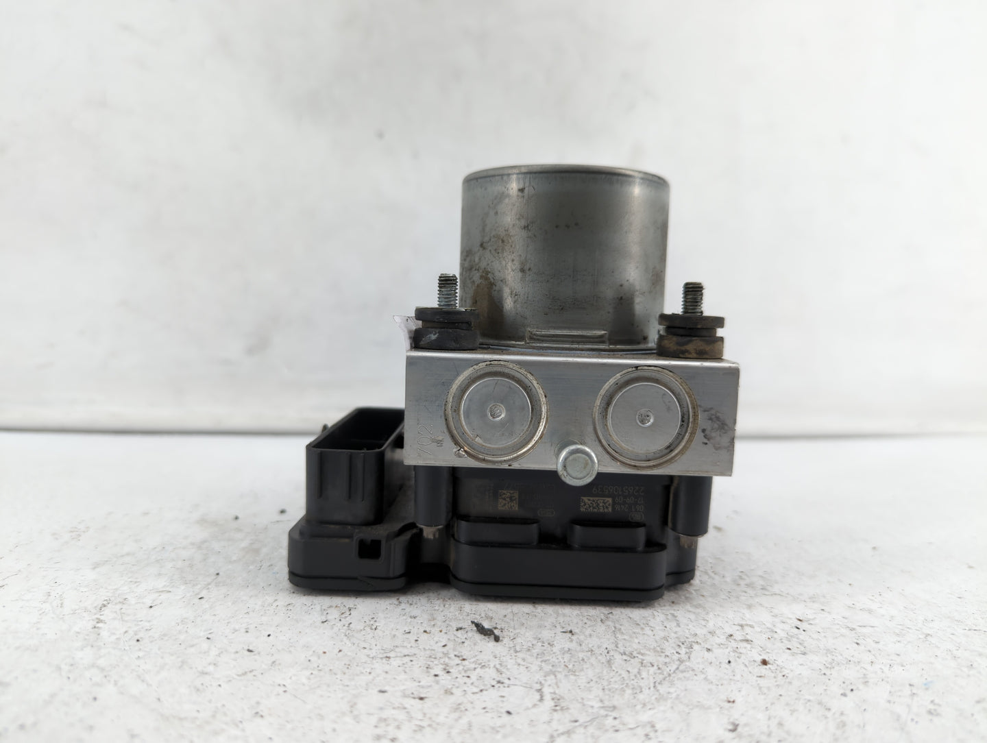 2017 Chevrolet Camaro ABS Pump Control Module Replacement P/N:84244637 84089247 Fits OEM Used Auto Parts - Oemusedautoparts1