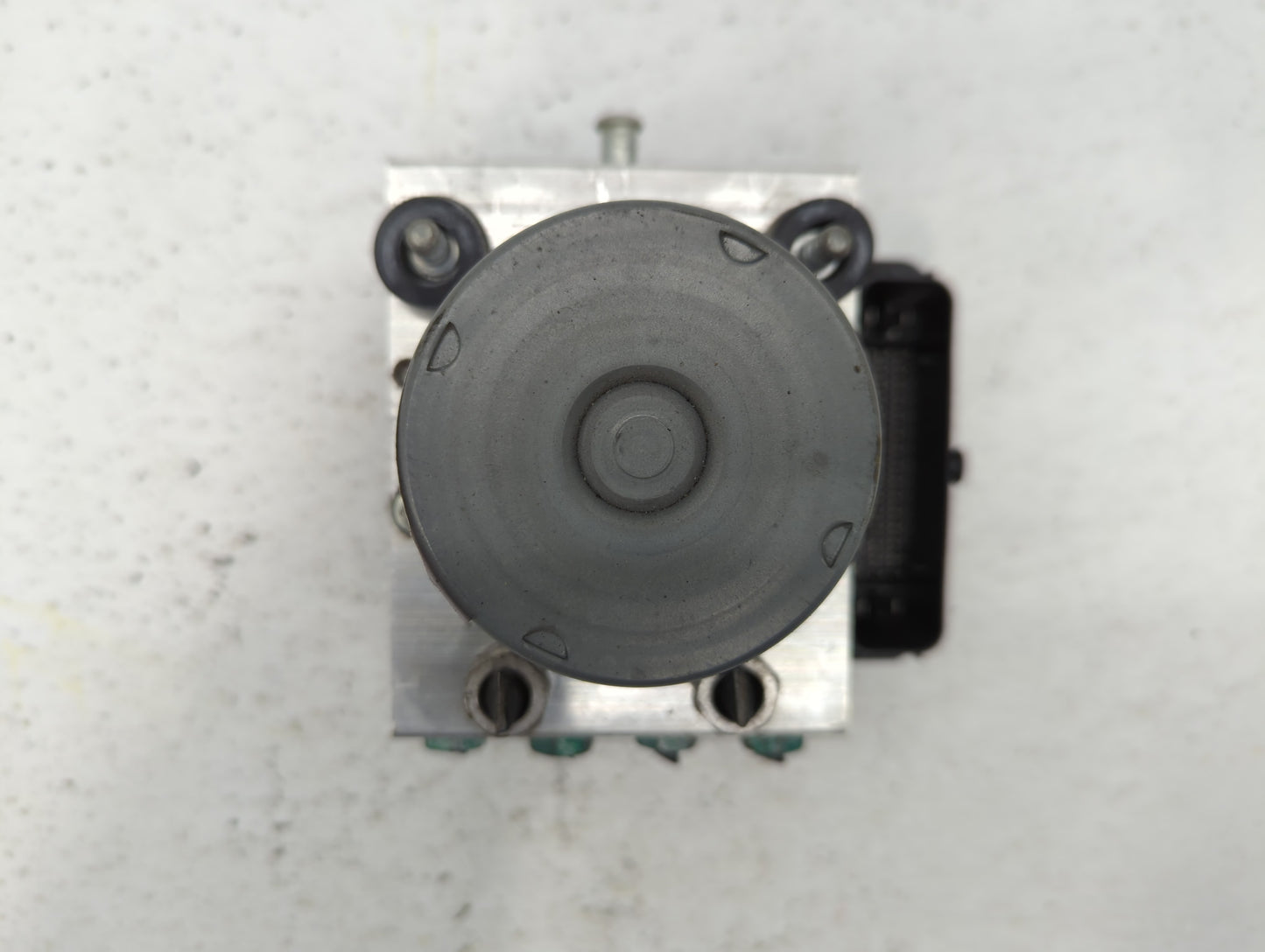 2018 Chevrolet Camaro ABS Pump Control Module Replacement P/N:84244637 Fits OEM Used Auto Parts - Oemusedautoparts1.com