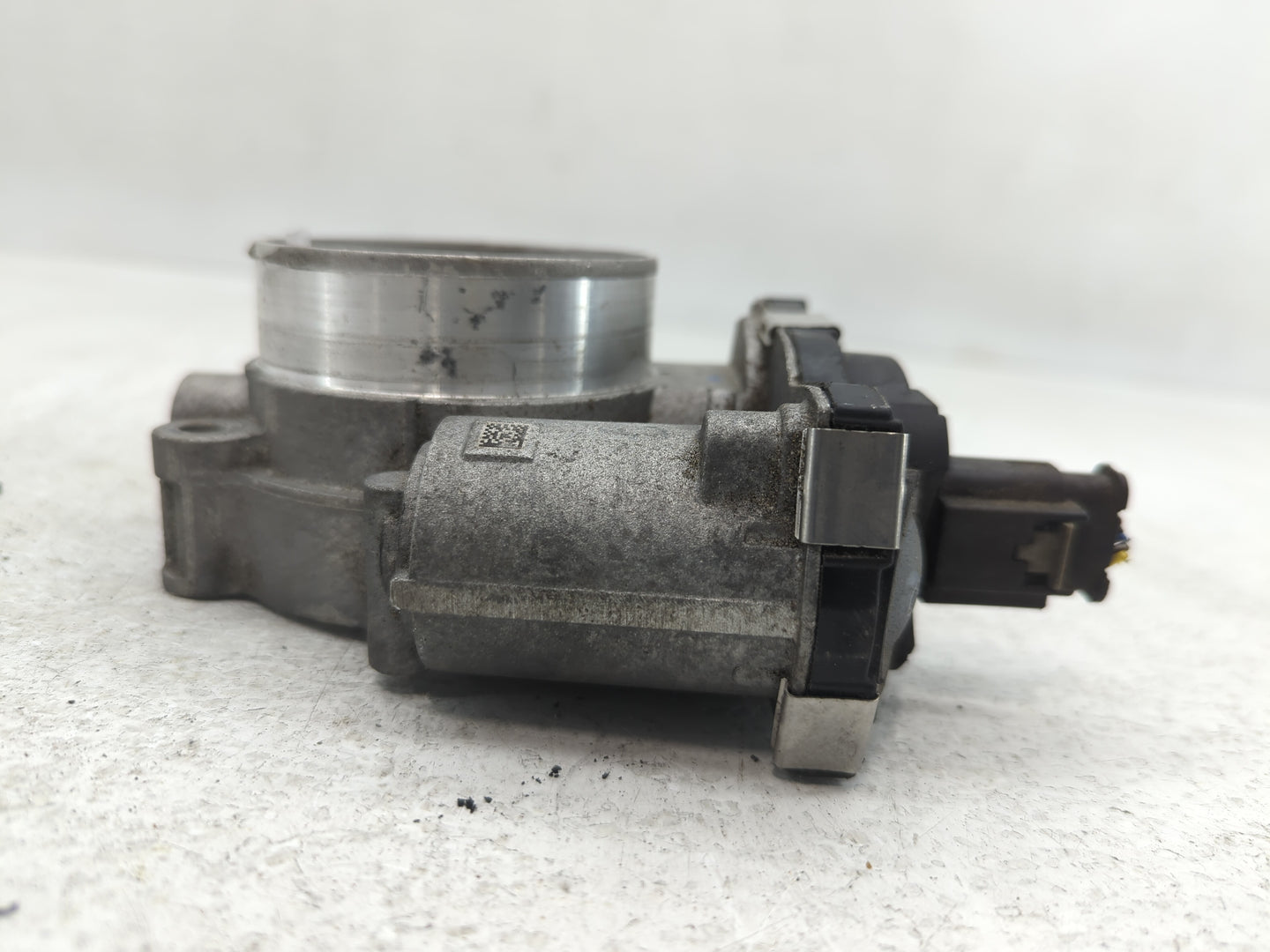 2016-2021 Chevrolet Camaro Throttle Body P/N:12671014 Fits Fits 2016 2017 2018 2019 2020 2021 2022 OEM Used Auto Parts - Oem
