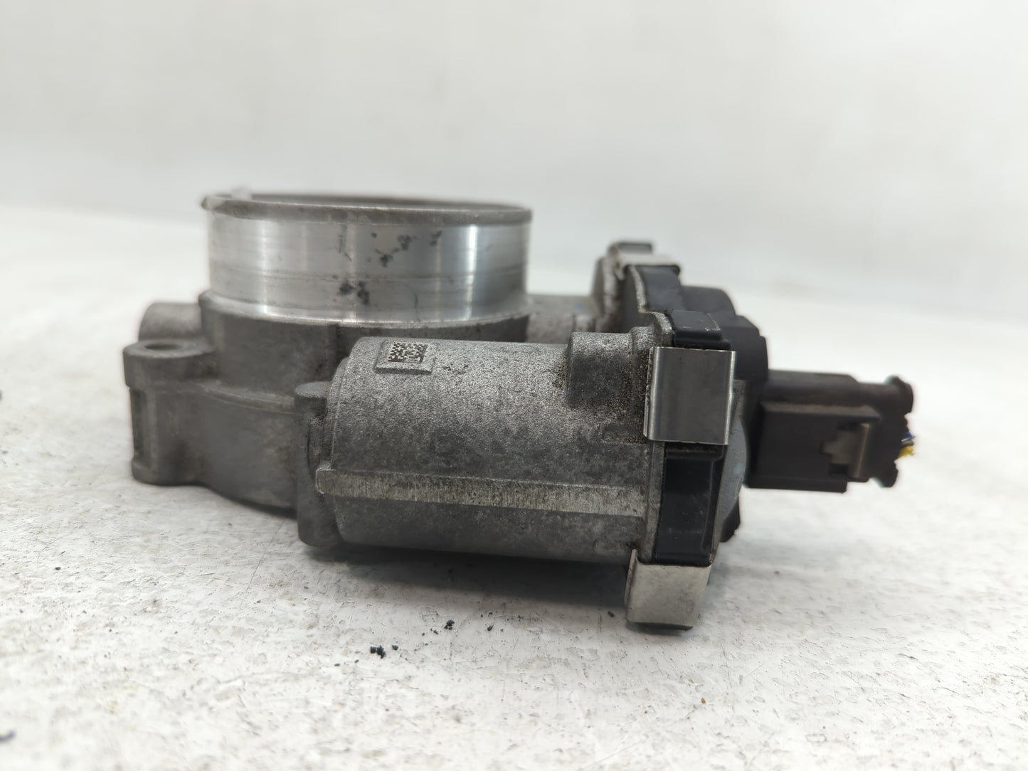 2016-2021 Chevrolet Camaro Throttle Body P/N:12671014 Fits Fits 2016 2017 2018 2019 2020 2021 2022 OEM Used Auto Parts - Oem