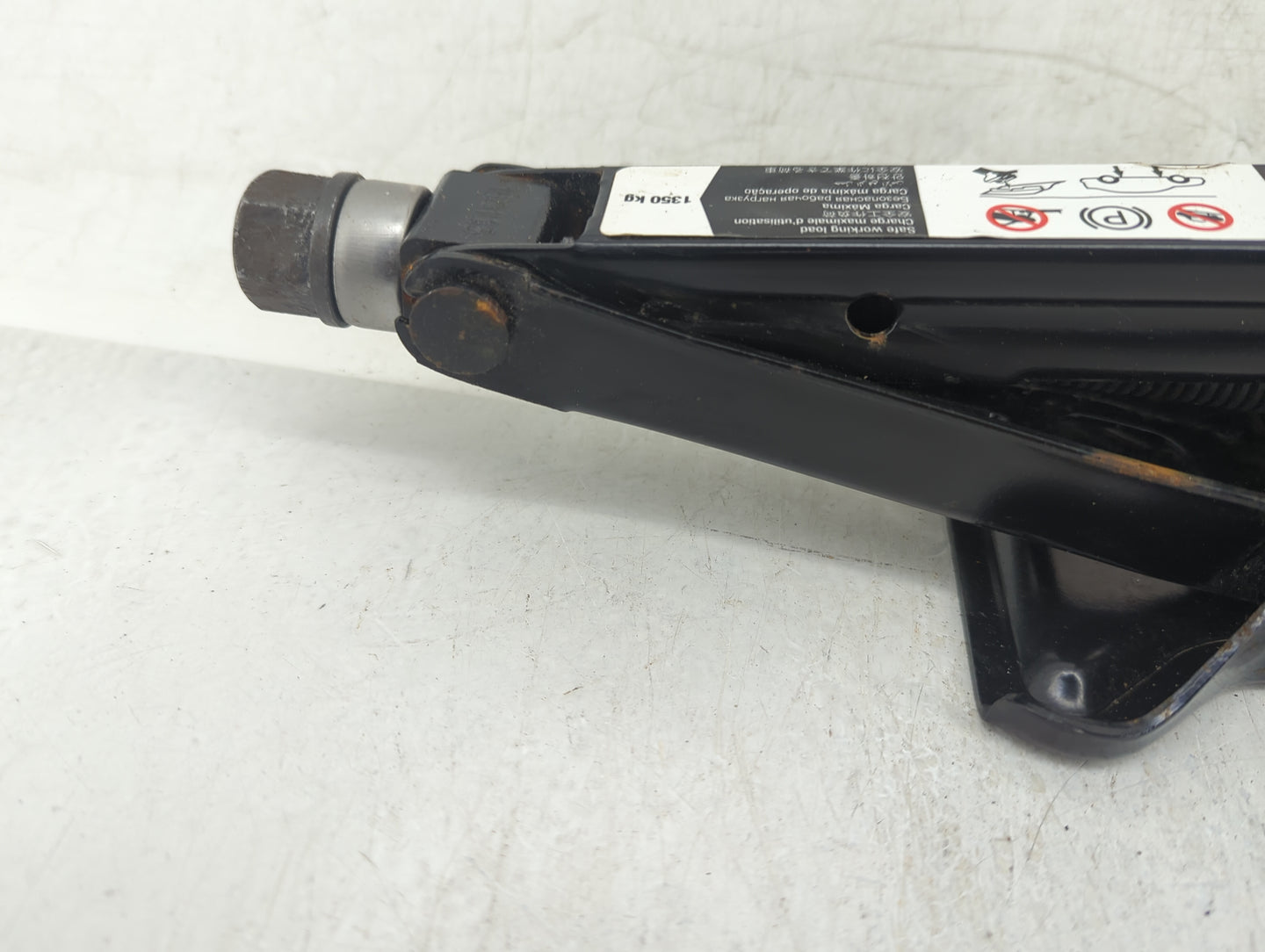 2018 Chevrolet City Express Spare Scissor Car Jack - Oemusedautoparts1.com