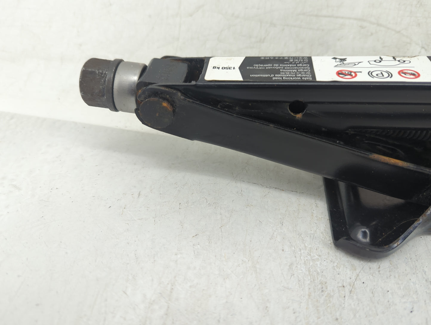 2018 Chevrolet City Express Spare Scissor Car Jack - Oemusedautoparts1.com