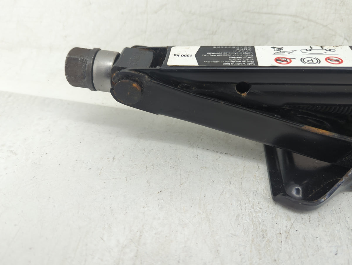 2018 Chevrolet City Express Spare Scissor Car Jack - Oemusedautoparts1.com