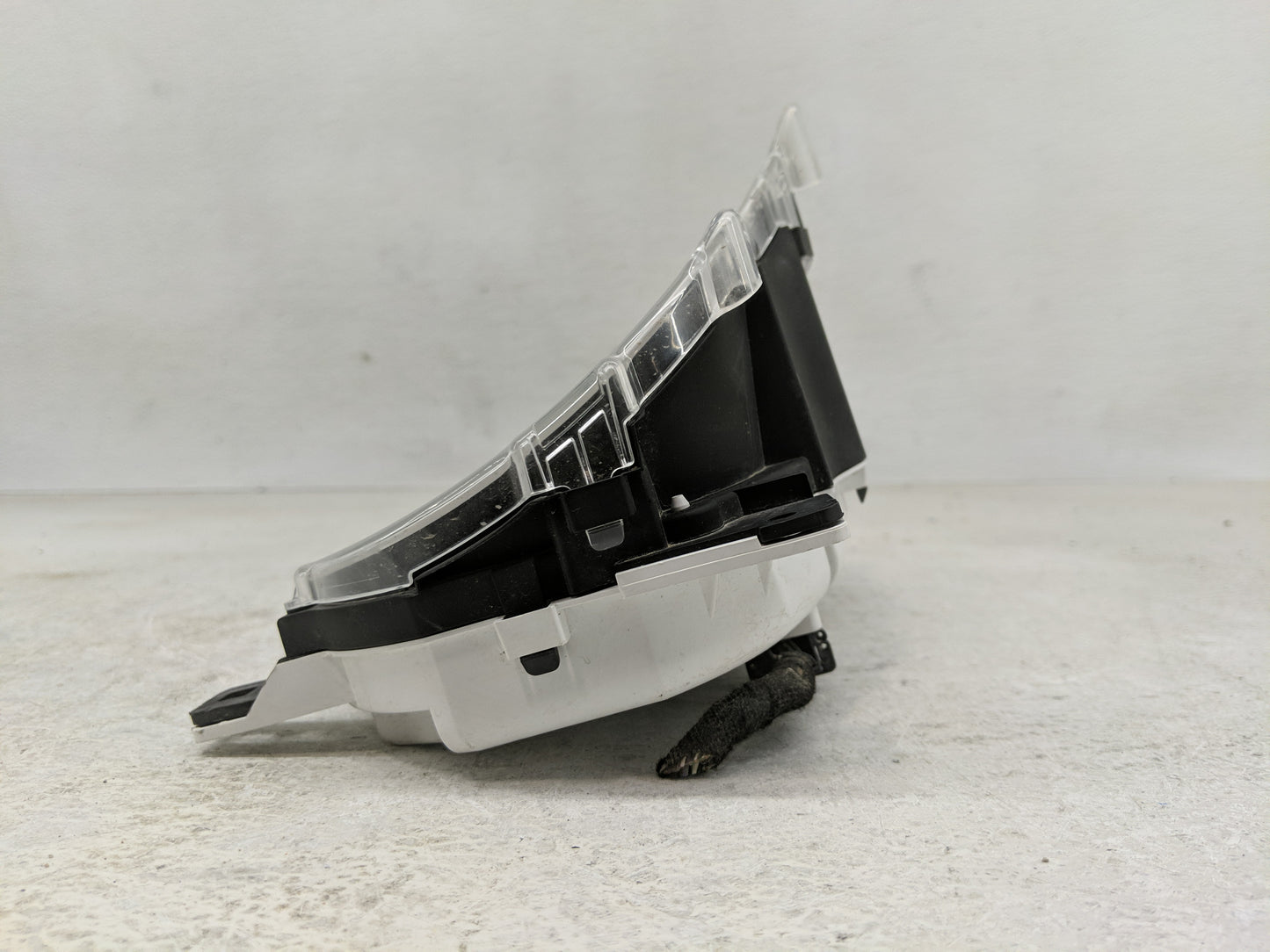 2018-2019 Chevrolet Colorado Instrument Cluster Speedometer Gauges P/N:84338167 Fits Fits 2018 2019 OEM Used Auto Parts - Oe