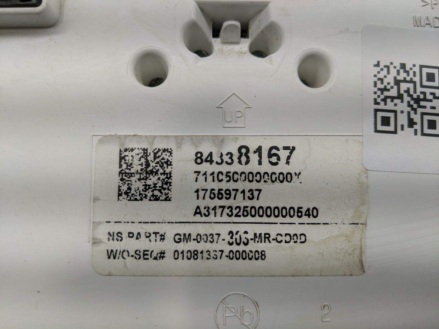 2018-2019 Chevrolet Colorado Instrument Cluster Speedometer Gauges P/N:84338167 Fits Fits 2018 2019 OEM Used Auto Parts - Oe