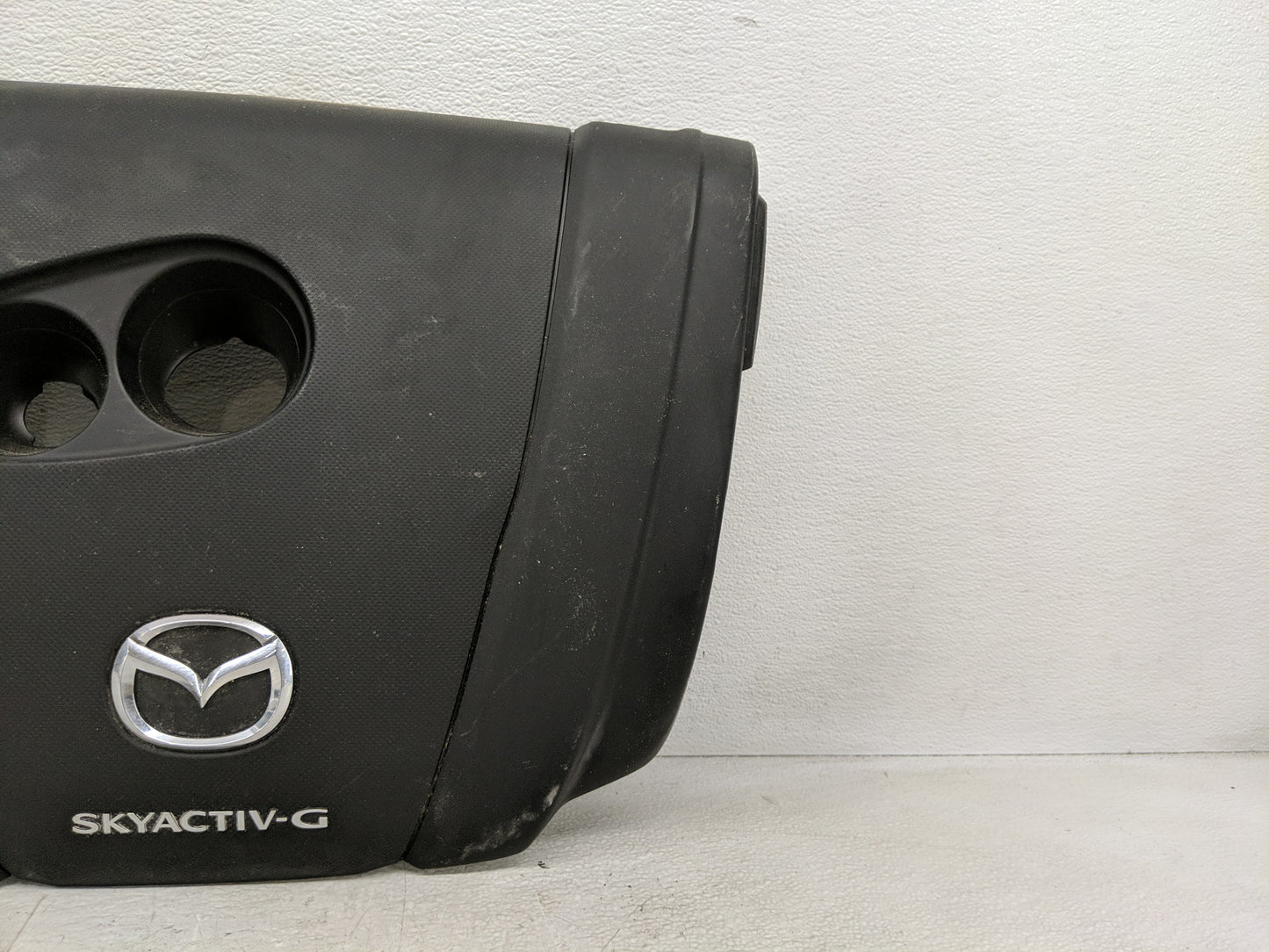 2018 Chevrolet Colorado Engine Cover - Oemusedautoparts1.com