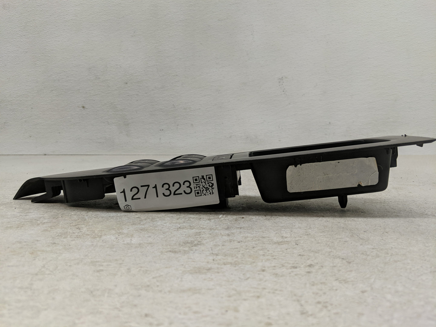 2015-2022 Chevrolet Colorado Master Power Window Switch Replacement Driver Side Left Fits OEM Used Auto Parts - Oemusedautop