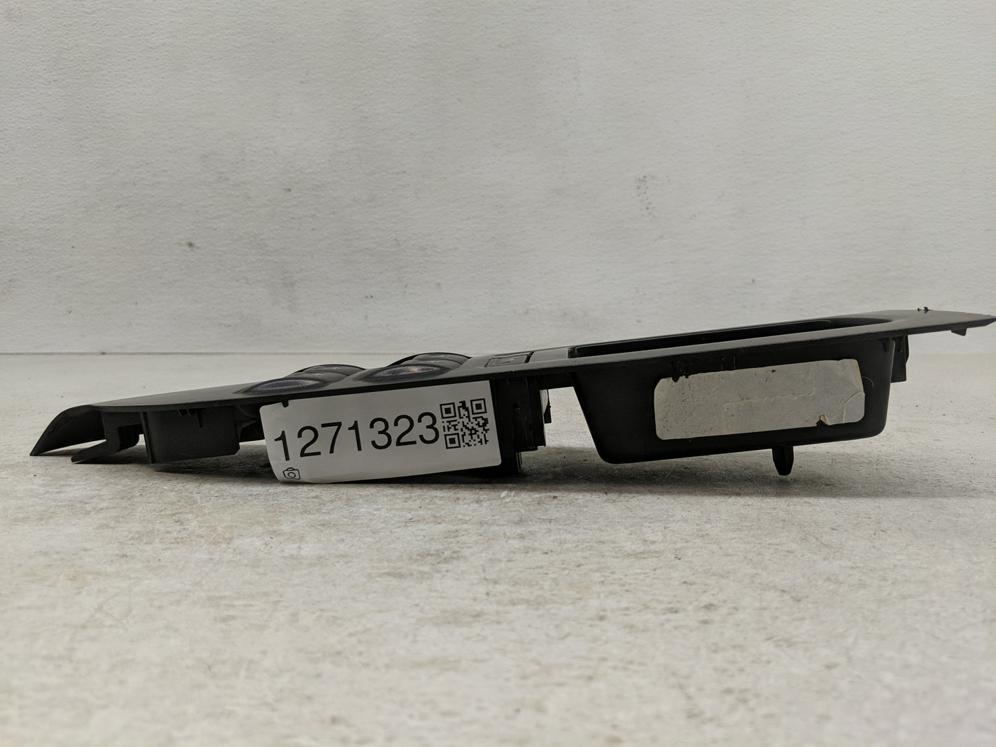 2015-2022 Chevrolet Colorado Master Power Window Switch Replacement Driver Side Left Fits OEM Used Auto Parts - Oemusedautop