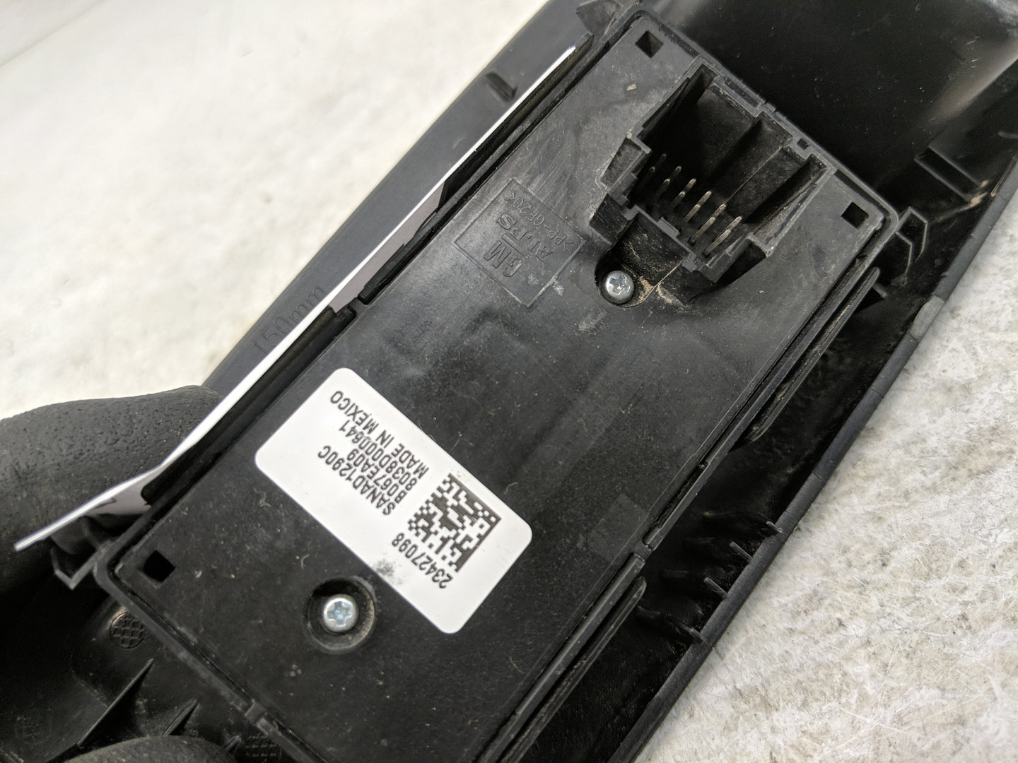 2015-2022 Chevrolet Colorado Master Power Window Switch Replacement Driver Side Left Fits OEM Used Auto Parts - Oemusedautop