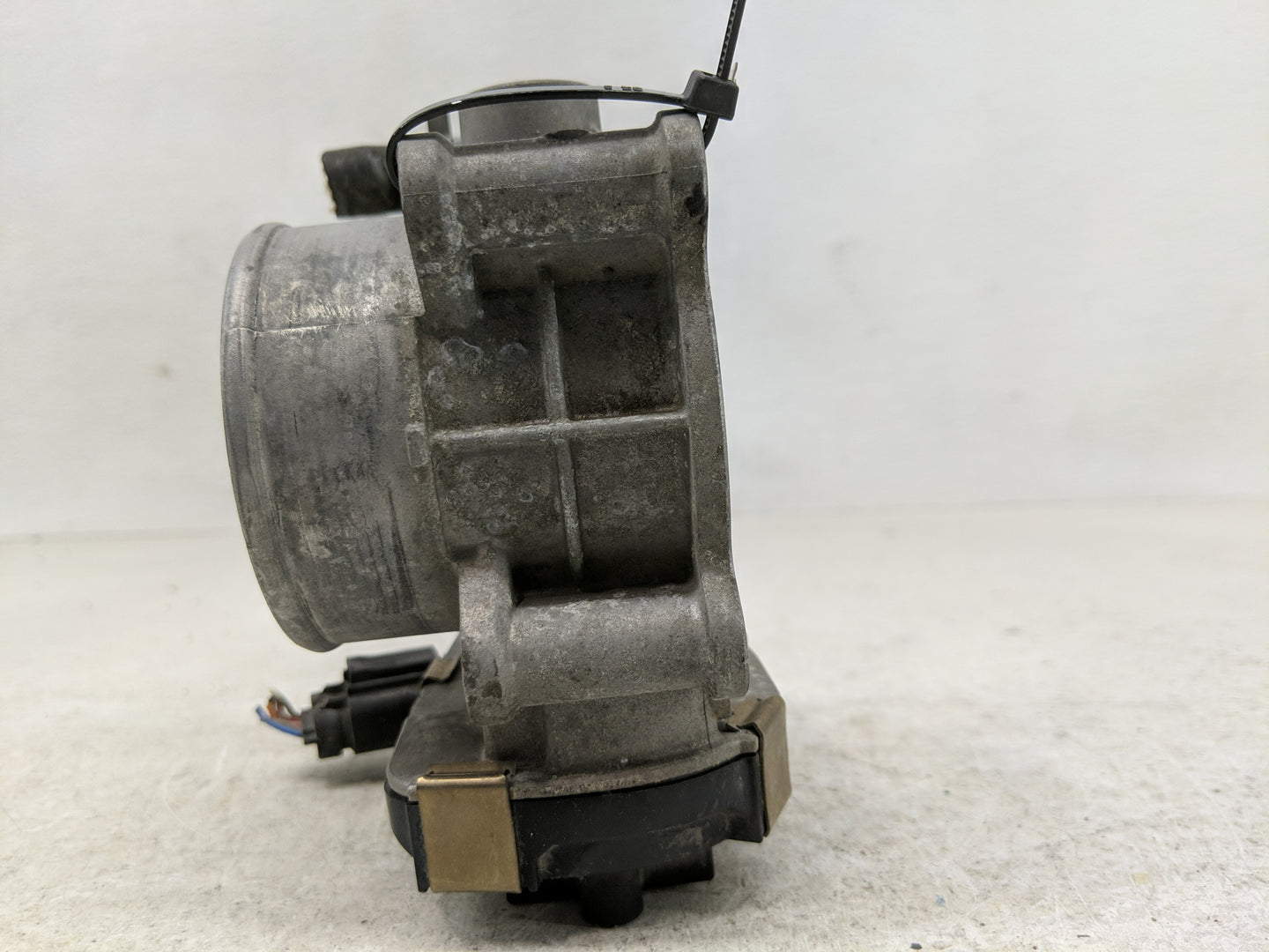 2017-2022 Chevrolet Colorado Throttle Body P/N:RME59-350 Fits Fits 2016 2017 2018 2019 2020 2021 2022 OEM Used Auto Parts - 