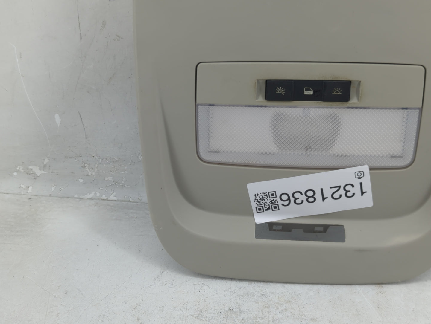 2016-2022 Chevrolet Colorado Overhead Roof Console - Oemusedautoparts1.com