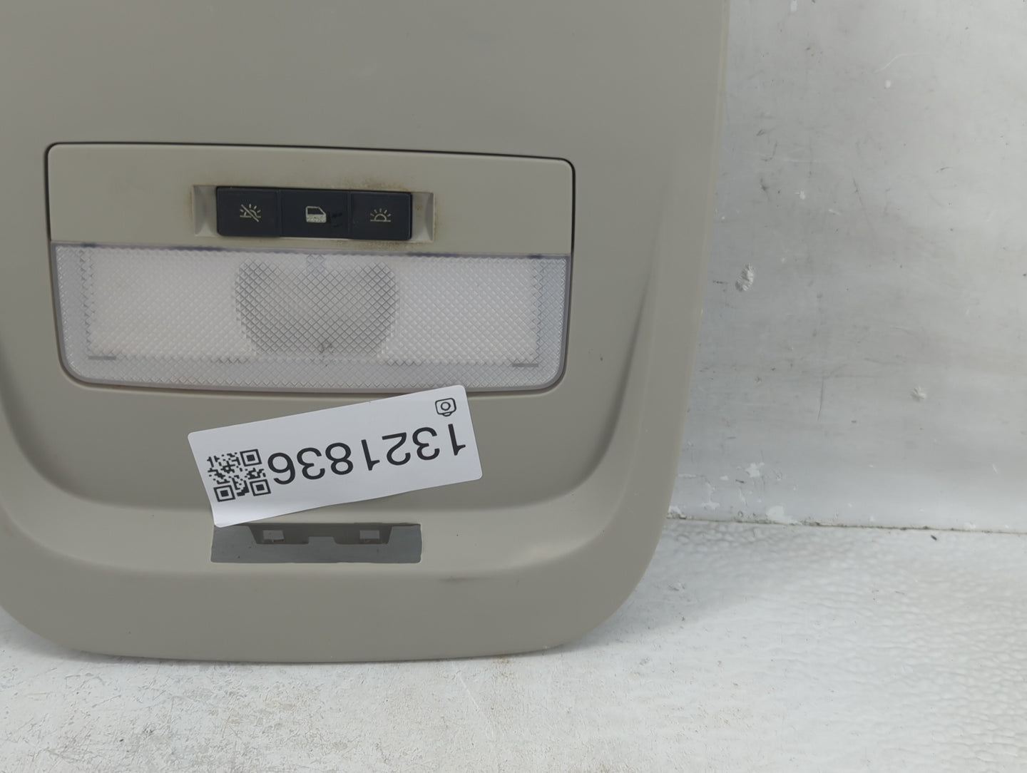 2016-2022 Chevrolet Colorado Overhead Roof Console - Oemusedautoparts1.com