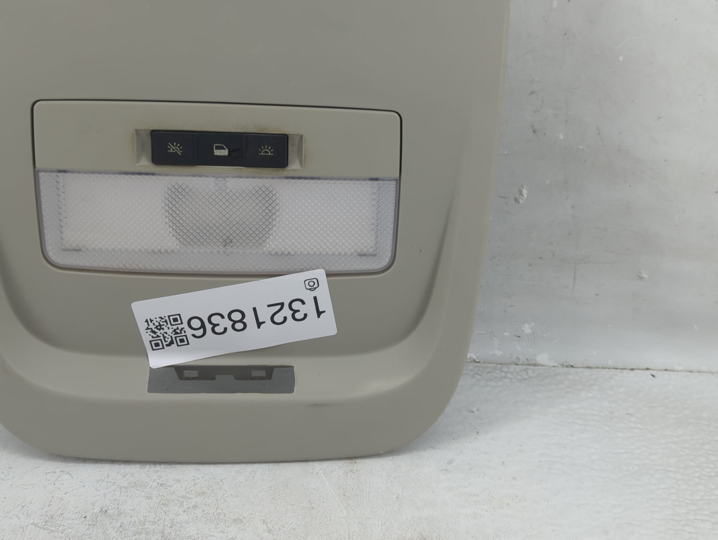 2016-2022 Chevrolet Colorado Overhead Roof Console - Oemusedautoparts1.com